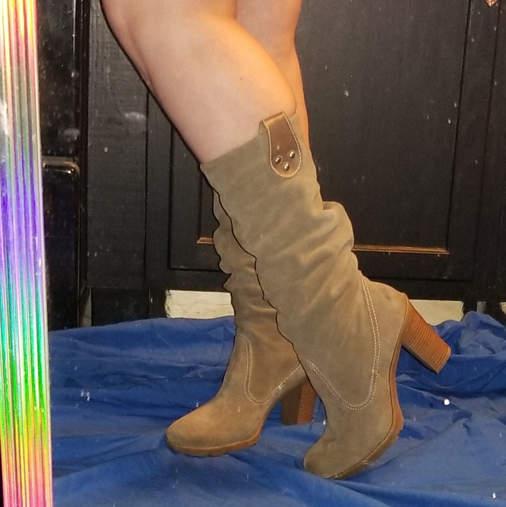 New Sz. 8.5 Olive Green Slouch Boots